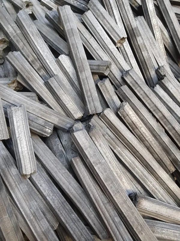 Sản phẩm Sawdust briquette charcoal — Công Ty Cổ Phần Năng Lượng Tái Tạo Việt — MST 0106280163