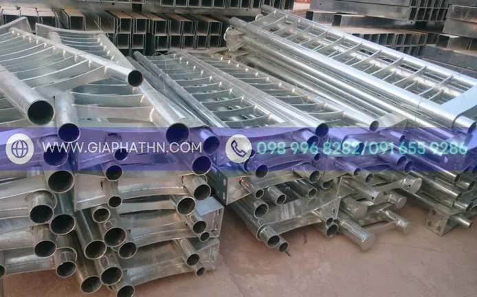 Sản phẩm Lan can cầu mạ kẽm nhúng nóng.JPG — Trang Thiết Bị An Toàn Giao Thông Gia Phát Hà Nội - Công Ty Cổ Phần Gia Phát Hà
Nội — MST 0106319999