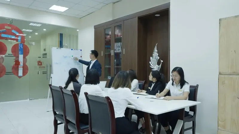Sản phẩm vesinh ninhbinhweb top Iq4IIekSon — Vệ Sinh Công Nghiệp HouseCare Việt Nam - Công ty TNHH Kinh Doanh Dịch Vụ
HouseCare Việt Nam — MST 0106341659