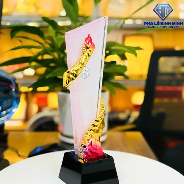 Sản phẩm cup vinh danh spa — Quà Tặng Bình Minh - Công Ty TNHH SX Và Phát Triển TM Bình Minh — MST 0106355450