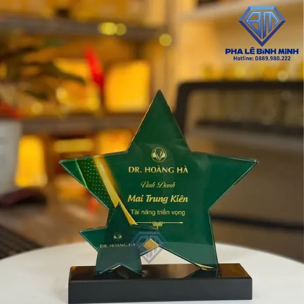 Sản phẩm Ky Niem Chuong Pha Le Ha Noi .2 — Quà Tặng Bình Minh - Công Ty TNHH SX Và Phát Triển TM Bình Minh — MST 0106355450