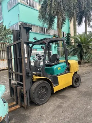 Sản phẩm 35T 1 300x400 — Xe Nâng Hàng Hà Mai - Công Ty TNHH Xuất Nhập Khẩu Hà Mai — MST 0106379532