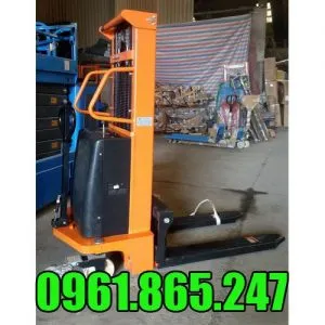 Sản phẩm xe nang ban tu dong 1 5 tan 300x300 — Công Ty TNHH Đầu Tư Thiết Bị Công Nghiệp Hà Nội — MST 0106415893