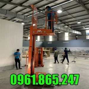 Sản phẩm xe nang nguoi 4m 300x300 — Công Ty TNHH Đầu Tư Thiết Bị Công Nghiệp Hà Nội — MST 0106415893