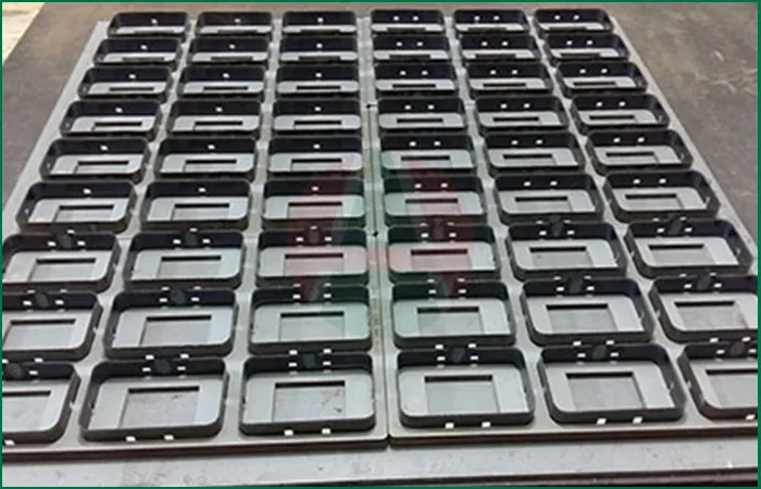Sản phẩm khuon cat nhua 9 — Khuôn Bế An Hưng - Công Ty TNHH Bao Bì An Hưng — MST 0106433652