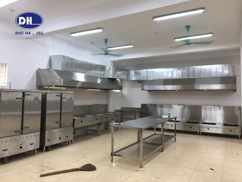 Sản phẩm Thi cong bep an truong mam non 1 — Thiết Bị Bếp Đức Hà - Công Ty Cổ Phần Đầu Tư Và Sản Xuất Đức Hà — MST 0106468454
