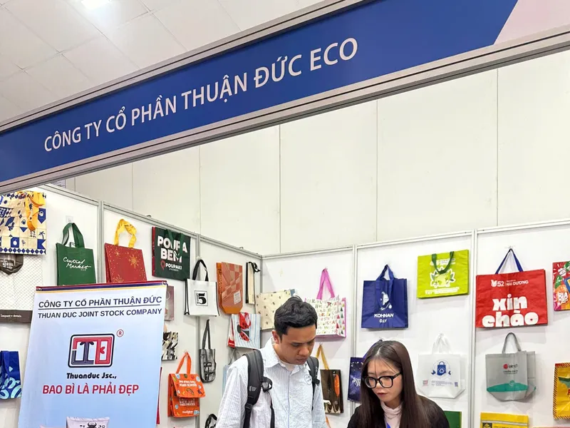 Sản phẩm 1 anh dai dien thuan duc bep cong nghiep 1 — Thiết Bị Bếp Đức Hà - Công Ty Cổ Phần Đầu Tư Và Sản Xuất Đức Hà — MST 0106468454