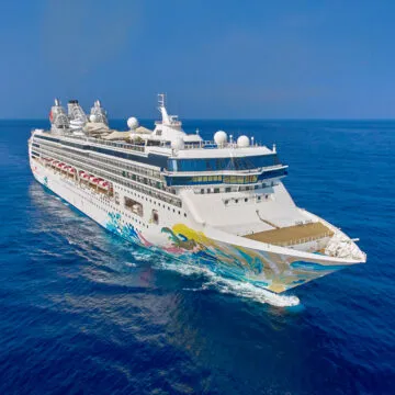 Sản phẩm DU THUYEN STAR NAVIGATOR 360x360 — Công Ty CP Thương Mại Và Du Lịch Wings Việt Nam — MST 0106603583