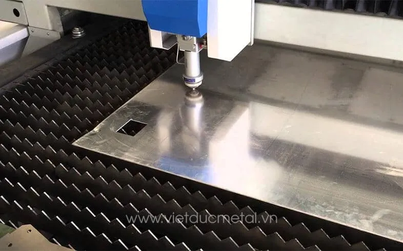 Sản phẩm gia cong cat cnc nhom — Công ty CP Thương Mại và Sản Xuất Kim Khí Việt Đức — MST 0106614909