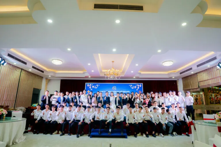 Sản phẩm year end party 2 768x512 — Thang Máy Taza Việt Nam - Công Ty CP Kỹ Thuật Và XNK Thang Máy Taza Việt Nam — MST 0106621046