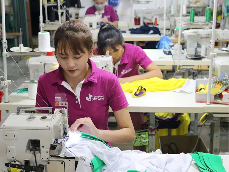 Sản phẩm cong doan may 1 — Đồng Phục Diệp Long - Công Ty Cổ Phần Sản Xuất Thương Mại Diệp Long — MST 0106639981