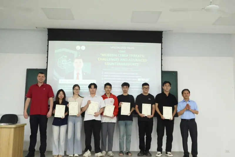 Sản phẩm 6 1024x683 — Học Viện Công Nghệ Bưu Chính Viễn Thông — MST 0106653601