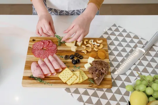 Sản phẩm serving foods 540x360 — Nhựa Giả Mây BeNK - Công Ty Cổ Phần Đầu Tư BeNK — MST 0106744785