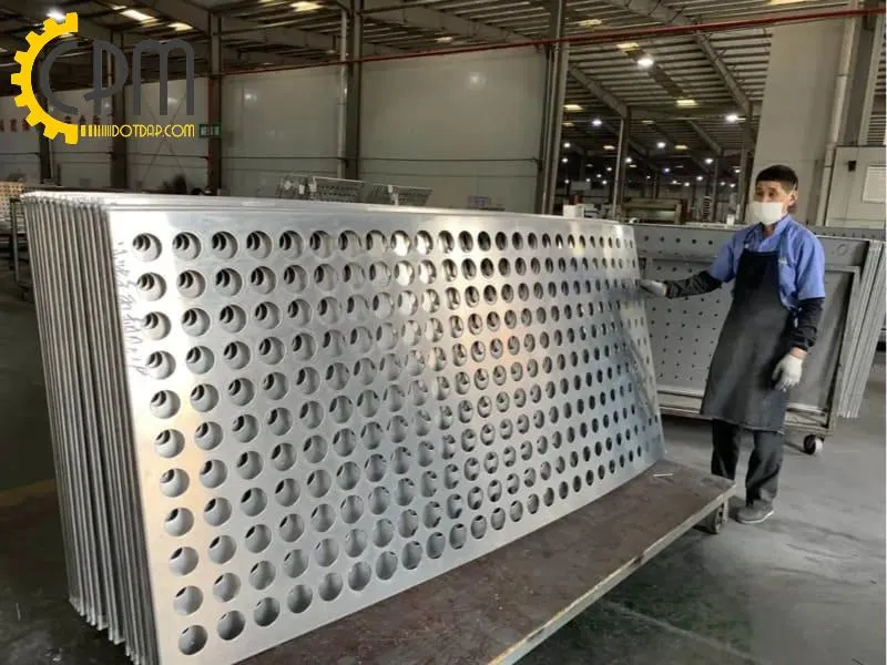 Sản phẩm gia cong duc lo inox 1 — Gia Công Đột Dập CPM - Công Ty TNHH Cơ Khí CPM — MST 0106769557