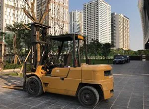 Sản phẩm cho thue xe nang tu lai 1 300x220 — Công Ty TNHH Thương Mại Và Vận Tải Tú Sơn — MST 0106810734