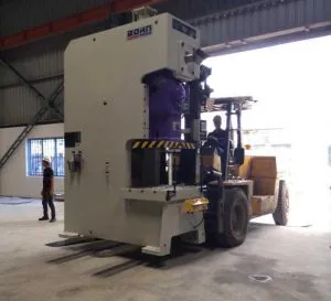 Sản phẩm xe nang tu son 1 1 300x273 — Công Ty TNHH Thương Mại Và Vận Tải Tú Sơn — MST 0106810734