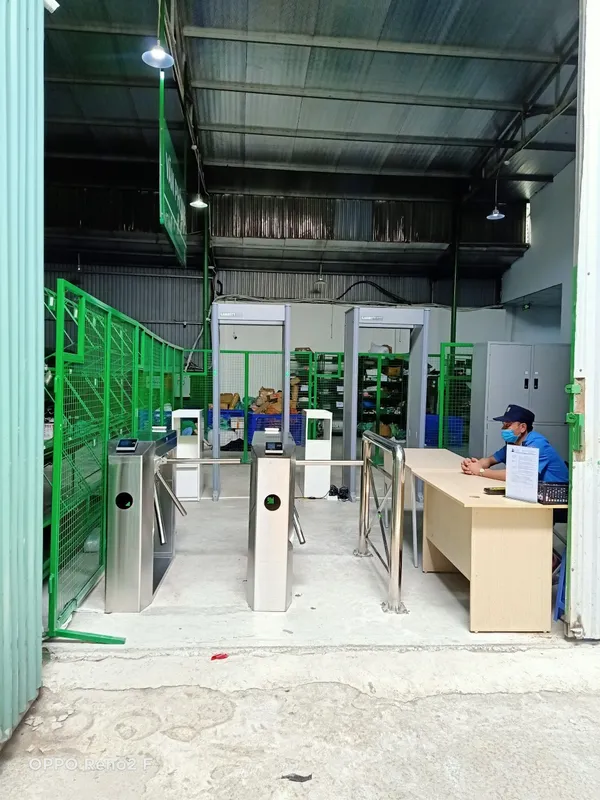 Sản phẩm cong kiem soat cong nhan — Công Ty Cổ Phần Mangotech — MST 0106829164