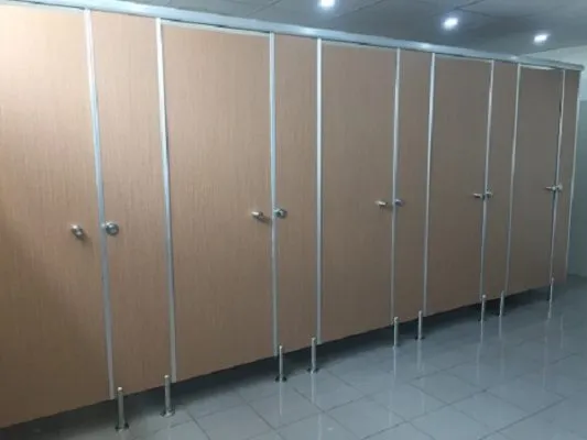 Sản phẩm vach ngan nha ve sinh compact 1 533x400 — Vách Ngăn QH - Công Ty CP Nội Thất QH Việt Nam — MST 0106842599