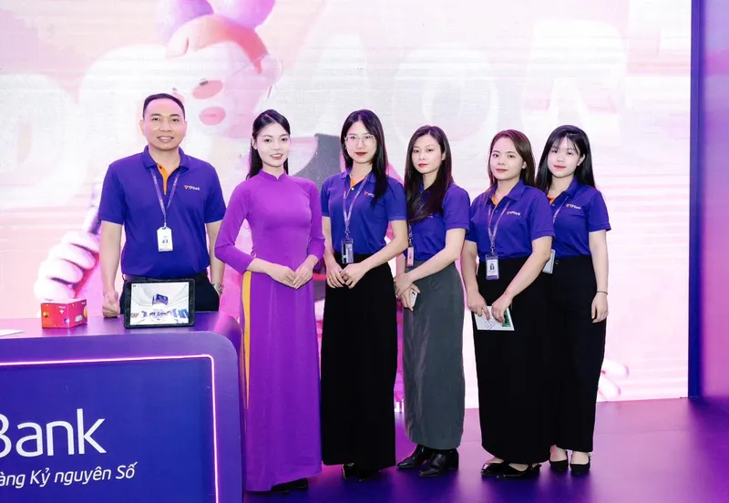 Sản phẩm dong phuc tpbank 4 — Công Ty TNHH Công Nghệ Và Giải Pháp Vinahome — MST 0106871060