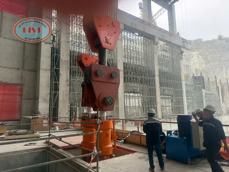 Sản phẩm kiemdinhcantruc99 — Công Ty TNHH Huấn Luyện An Toàn Và Kiểm Định Thiết Bị Việt Nam — MST 0106872681