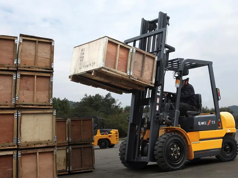 Sản phẩm xe nang co can phai dang ky bien so hay khong — Máy Xây Dựng Long Sen - Công Ty TNHH Dịch Vụ Long Sen — MST 0106882390