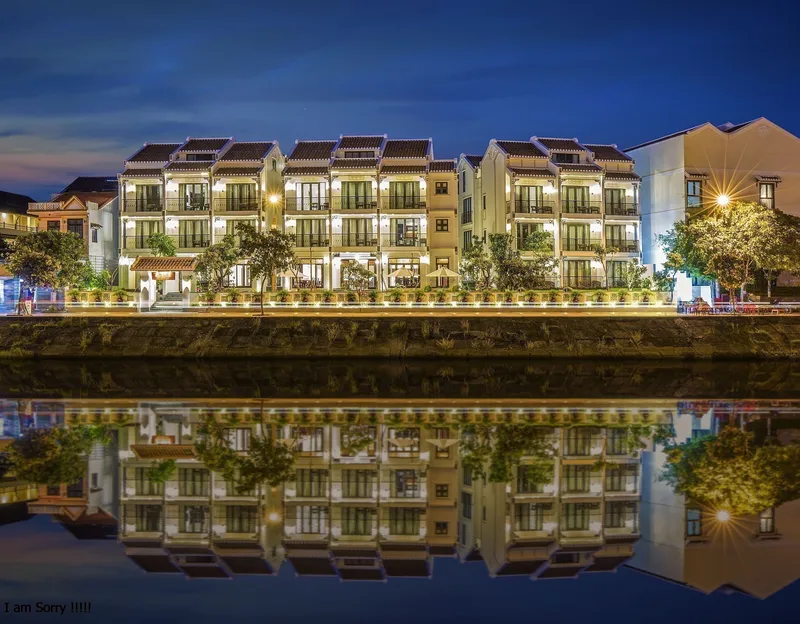 Sản phẩm Laluna Hoian Overview Night med — Công Ty TNHH Quản Lý Khách Sạn & Dịch Vụ Việt Nam — MST 0107009929