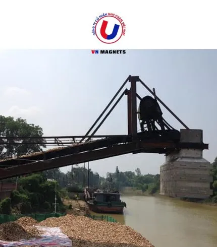 Sản phẩm loc tach sat trong dam go 430x490 — Công Ty Cổ Phần Nam Châm Việt Nam — MST 0107027766