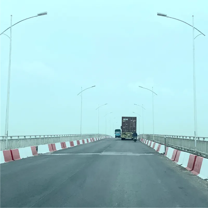 Sản phẩm chieu sang cau binh hai duong — Công Ty TNHH Thương Mại Và Xây Dựng Đại Thịnh Phú — MST 0107127672