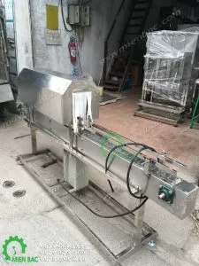 Sản phẩm maymienbac may co mang chai va nap chai che tao 03 225x300 — Máy Miền Bắc - Công Ty TNHH Chế Tạo Và Chuyển Giao Công Nghệ Miền Bắc — MST 0107288905
