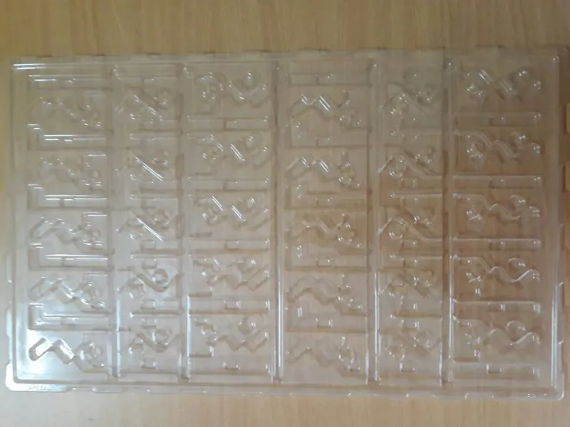 Sản phẩm khay pet dung cho ban mach — Công Ty TNHH Bao Bì ALC — MST 0107322497