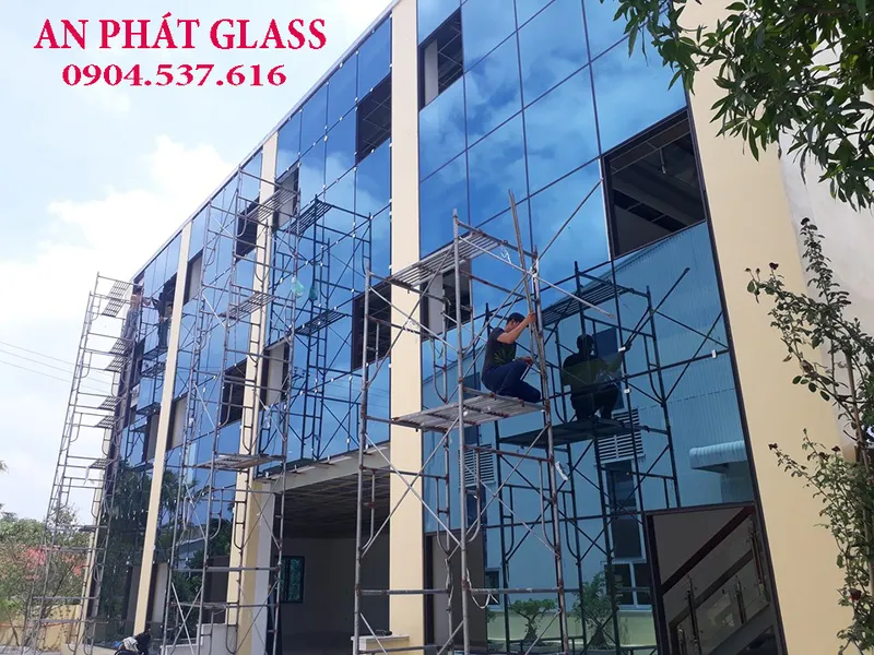 Sản phẩm cua nhom kinh dep gia re 27 — Công Ty CP Đầu Tư Xây Dựng Và Nội Thất An Phát — MST 0107345166
