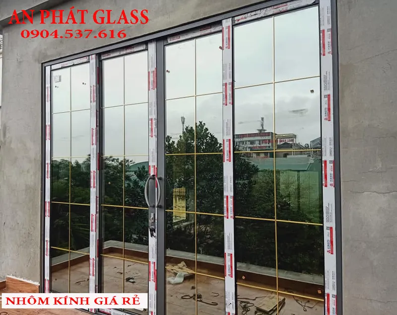 Sản phẩm cua nhom kinh dep gia re 5 1 — Công Ty CP Đầu Tư Xây Dựng Và Nội Thất An Phát — MST 0107345166