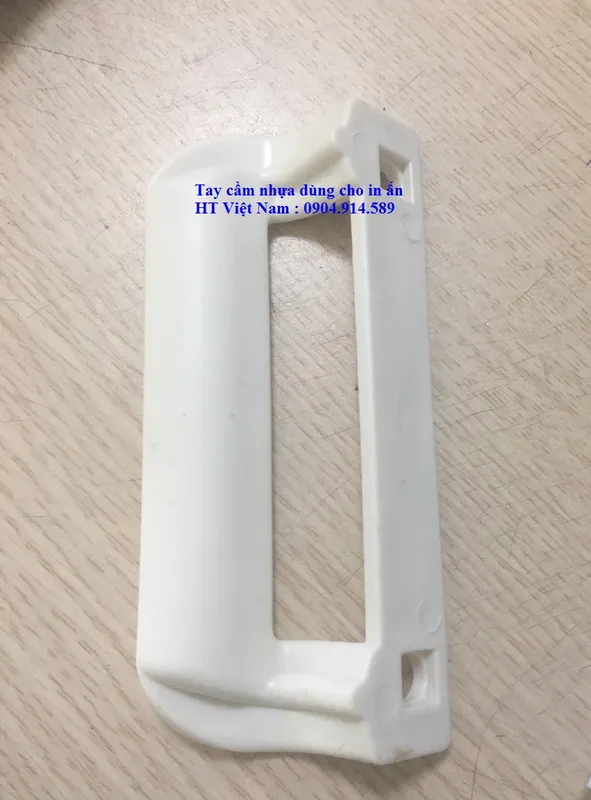 Sản phẩm tay cam nhua — Thiết Bị Vật Tư In Vải HT - Công Ty TNHH Sản Xuất Và Kinh Doanh HT Việt Nam — MST 0107351681