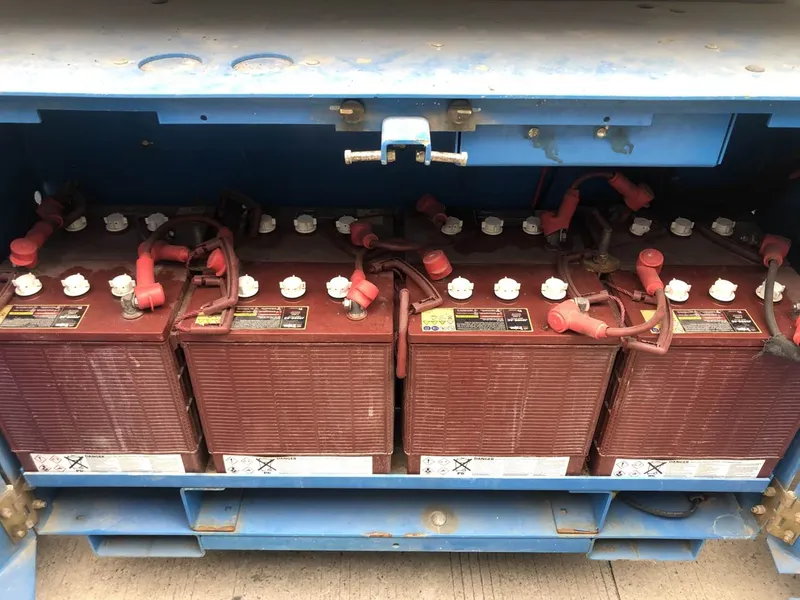 Sản phẩm ac quy xe nang — Công Ty TNHH Thiết Bị Công Trình Nhất Phát — MST 0107363253