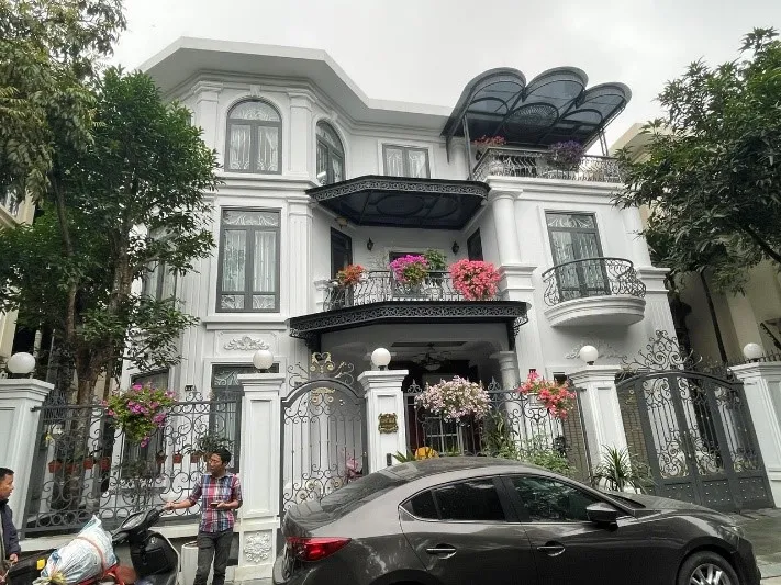 Sản phẩm 6 — Văn Phòng Phú Quốc - Công Ty Cổ Phần Thang Máy Xuất Nhập Khẩu Rolex — MST 0107527198