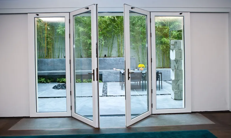 Sản phẩm cua nhom viet phap he 4500 4 — Nhôm Kính Âu Việt - Công Ty CP Đầu Tư Và Thương Mại Âu Việt — MST 0107544436