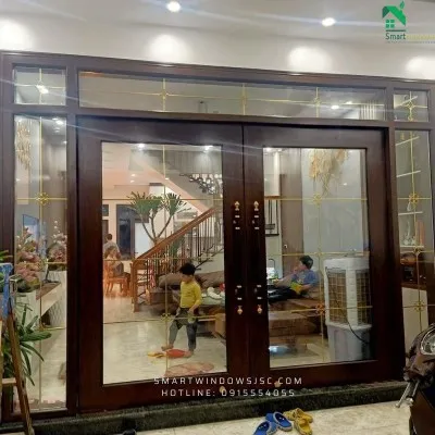 Sản phẩm cua nhom thuy luc mau van go chac kinh hop hoa dong_1742356941 — Cửa Nhôm Kính SmartWindows - Công Ty Cổ Phần Đầu Tư SmartWindows — MST 0107574543