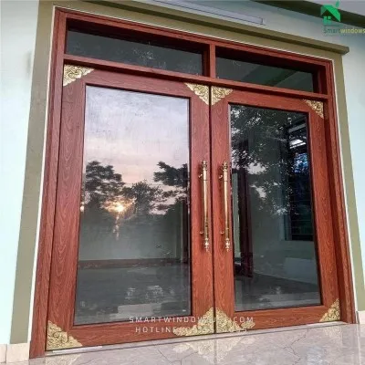 Sản phẩm cua nhom thuy luc mau van go huong nep trang tri bang dong_1742357098 — Cửa Nhôm Kính SmartWindows - Công Ty Cổ Phần Đầu Tư SmartWindows — MST 0107574543