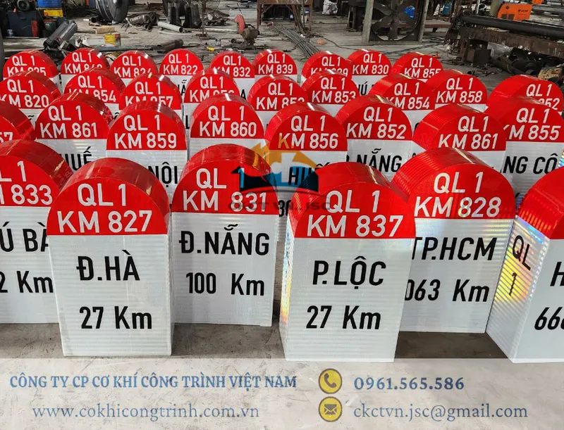 Sản phẩm Cột Km dán màng phản quang(2) — Công Ty Cổ Phần Cơ Khí Công Trình Việt Nam — MST 0107601123