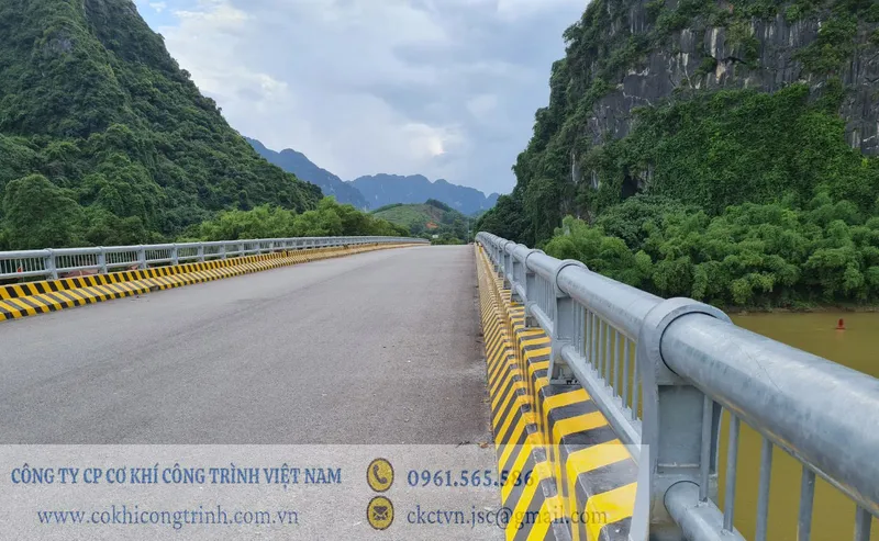Sản phẩm Lan can cầu mạ kẽm nhúng nóng(2) — Công Ty Cổ Phần Cơ Khí Công Trình Việt Nam — MST 0107601123
