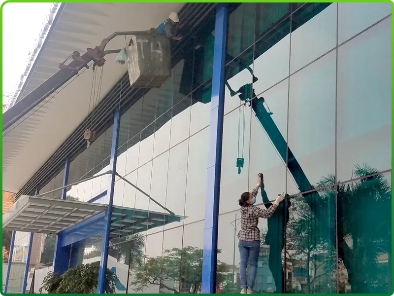 Sản phẩm lau kinh vp — Công Ty TNHH Dịch Vụ Vệ Sinh Làm Sạch Thành Lộc — MST 0107631142