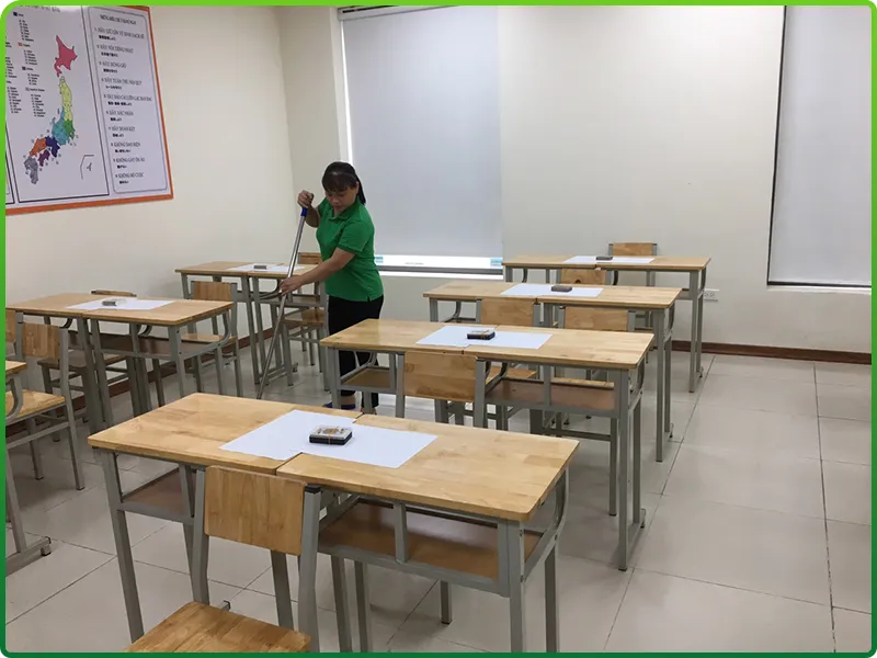 Sản phẩm ve sinh truong hoc — Công Ty TNHH Dịch Vụ Vệ Sinh Làm Sạch Thành Lộc — MST 0107631142