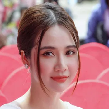 Sản phẩm dien vien huyen lizzie — Công Ty Cổ Phần Atom Holding — MST 0107751249