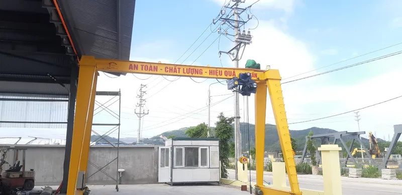 Sản phẩm thi cong cong truc dam don 5 tan an binh quang ninh — Công Ty CP Thiết Bị Nâng Hạ Và Xây Lắp Công Nghiệp Hà Nội — MST 0107806000