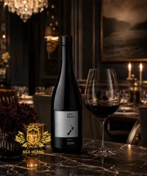 Sản phẩm little beauty black edition pinot noir 1 300x359 — Công Ty TNHH Đầu Tư Nga Hoàng — MST 0107830980