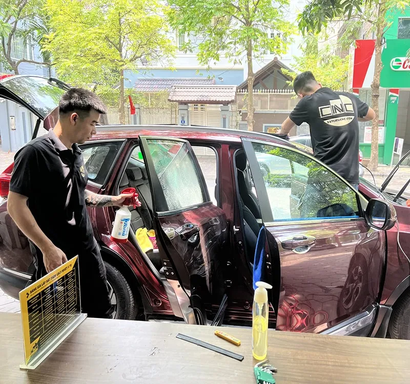 Sản phẩm Phim cách nhiệt ô tô(24) — Công Ty CP CNC Sản Phẩm Dịch Vụ Và Giải Pháp — MST 0107835481