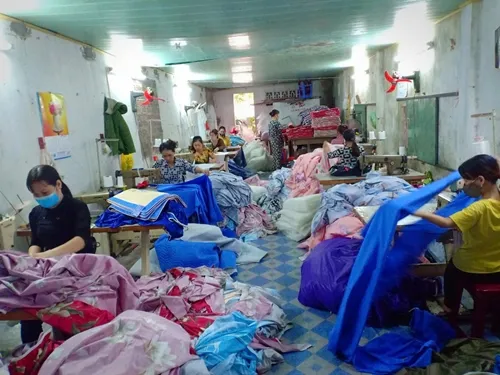 Sản phẩm anh thu vien (1) — Balo Túi Xách Hoàng Anh - Công Ty TNHH Dịch Vụ Sản Xuất Thương Mại Hoàng Anh — MST 0107860865