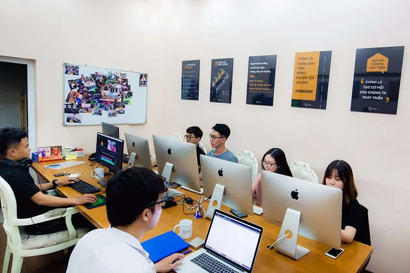 Sản phẩm up office 1024x682 compressed — Quay phim EVENTUS - Công Ty TNHH EVENTUS Việt Nam — MST 0107929531
