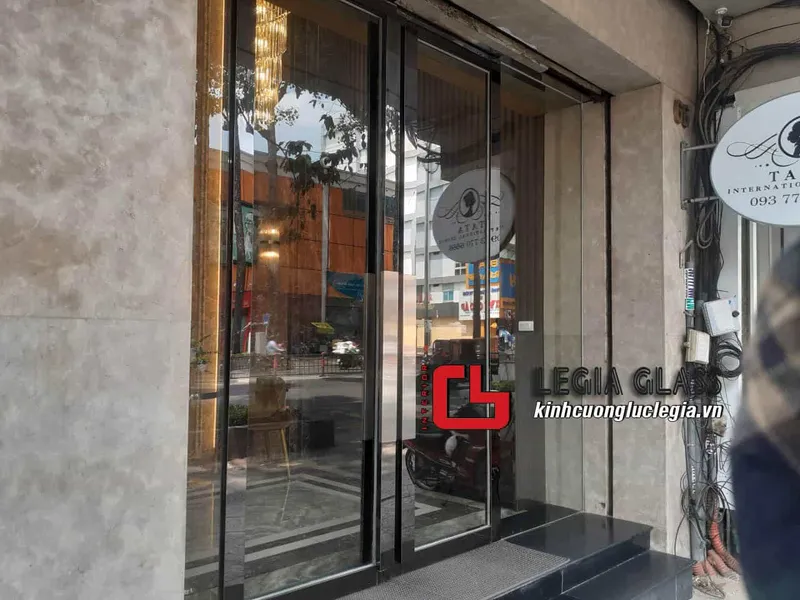 Sản phẩm cua kinh cuong luc nha ong 5 — Công Ty Cổ Phần Nội Thất Lê Gia — MST 0107932439