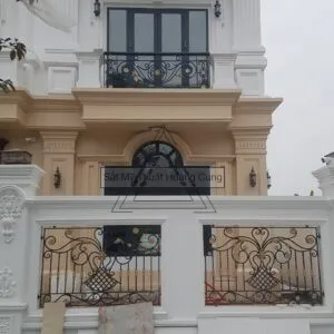 Sản phẩm ban cong sat nghe thuat 3 1 300x300 — Công Ty TNHH SX &TM Hoàng Cung — MST 0107933376